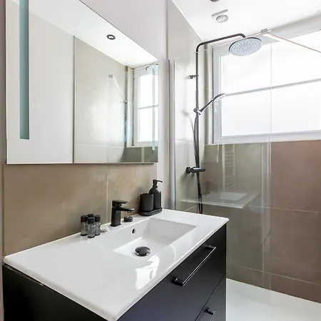 Apartament Elegant 1-bedroom On Rue Saint-dominique