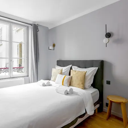 Apartament Elegant 1-bedroom On Rue Saint-dominique