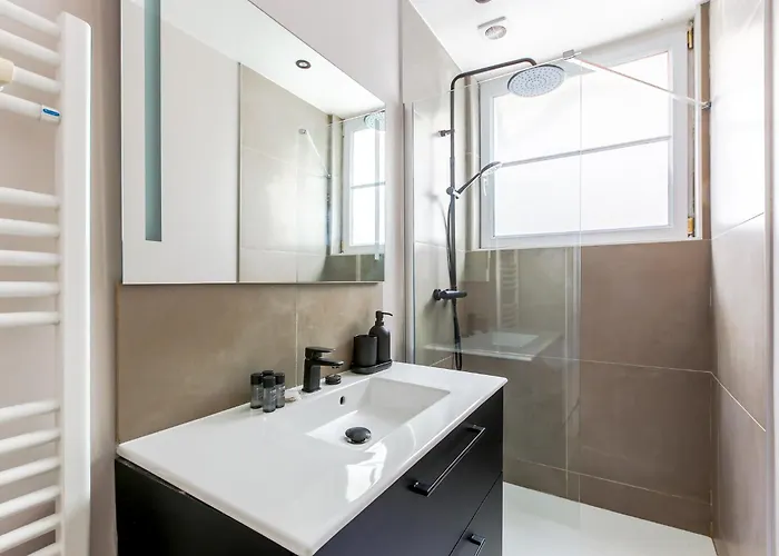 Apartament Elegant 1-bedroom On Rue Saint-dominique