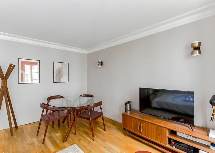 Elegant 1-bedroom On Rue Saint-dominique Apartament *